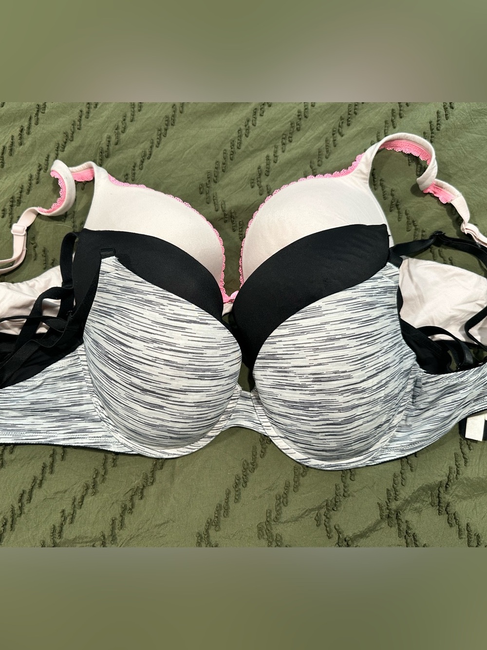 Victoria's Secret push up bras 34 D